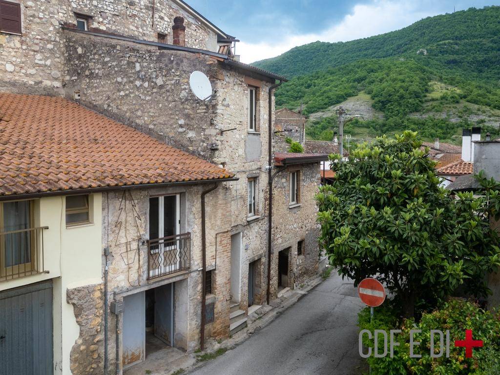 Casa indipendente a Rieti in Via della Fonte - Foto 2