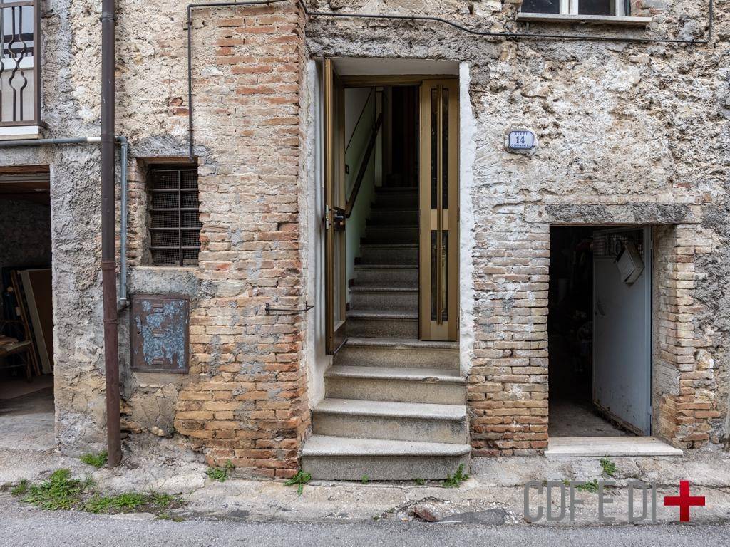 Casa indipendente a Rieti in Via della Fonte - Foto 3