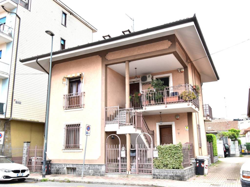 Villa a Grugliasco in Via Alessandro La Marmora, 191 - Foto 2