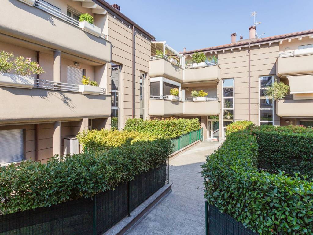 Appartamento a Bollate in Via San Nicola, 7 - Foto 2