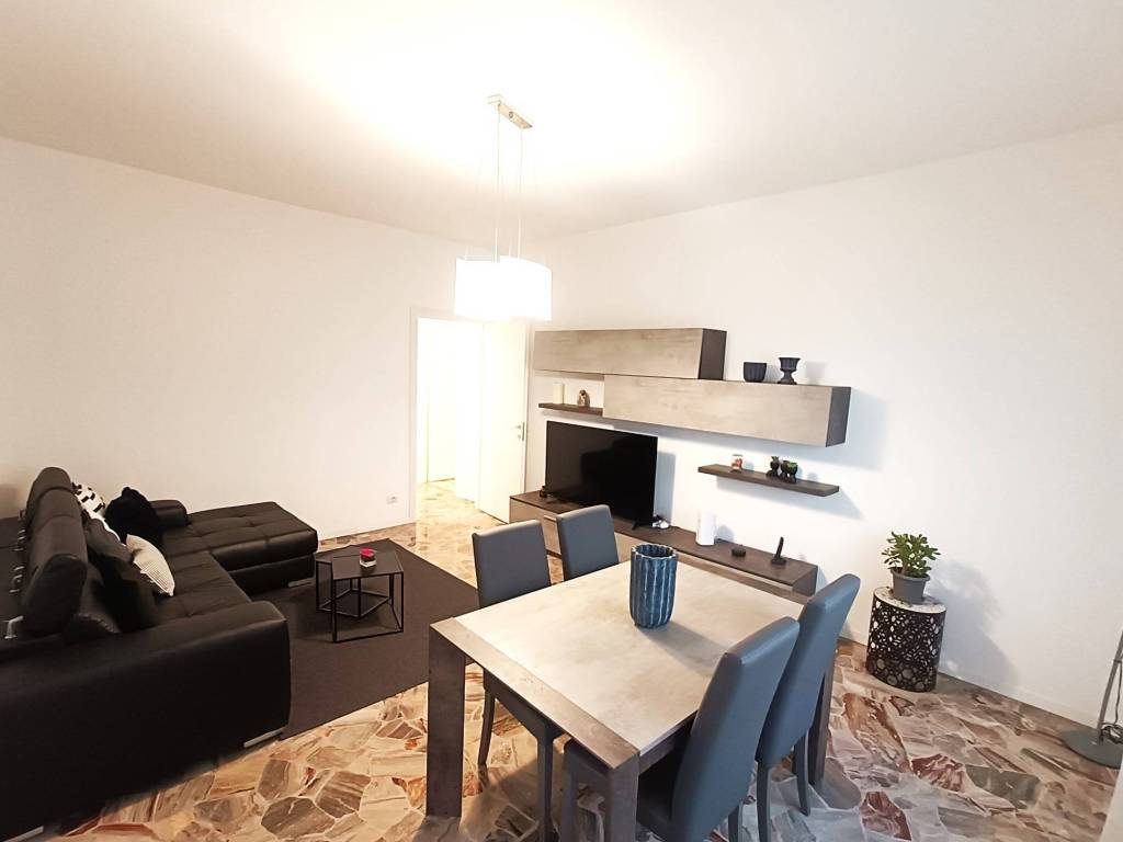 Appartamento a Paderno dugnano in Via Cesare Battisti, 21 - Foto 5