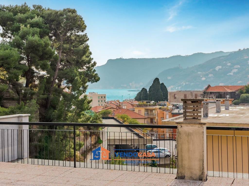 Appartamento a Spotorno in Via Laiolo, 39 - Foto 2