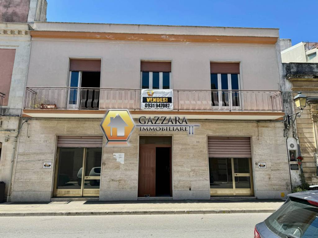 Casa indipendente a Canicattini bagni in via Vittorio Emanuele, 223 - Foto 2