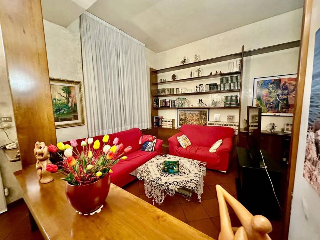Casa indipendente a Prato in Via Francesco Petrarca - Foto 2
