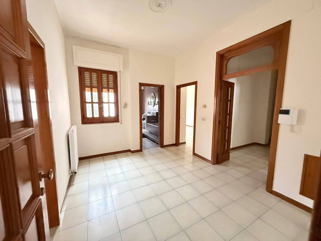 Casa indipendente a Cassano delle murge in Via Carmelo Colamonico - Foto 2