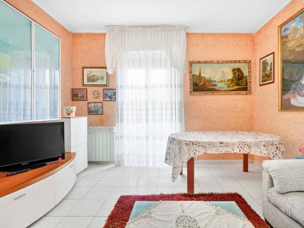 Appartamento a Saronno in via Carlo Marx , 33 - Foto 2