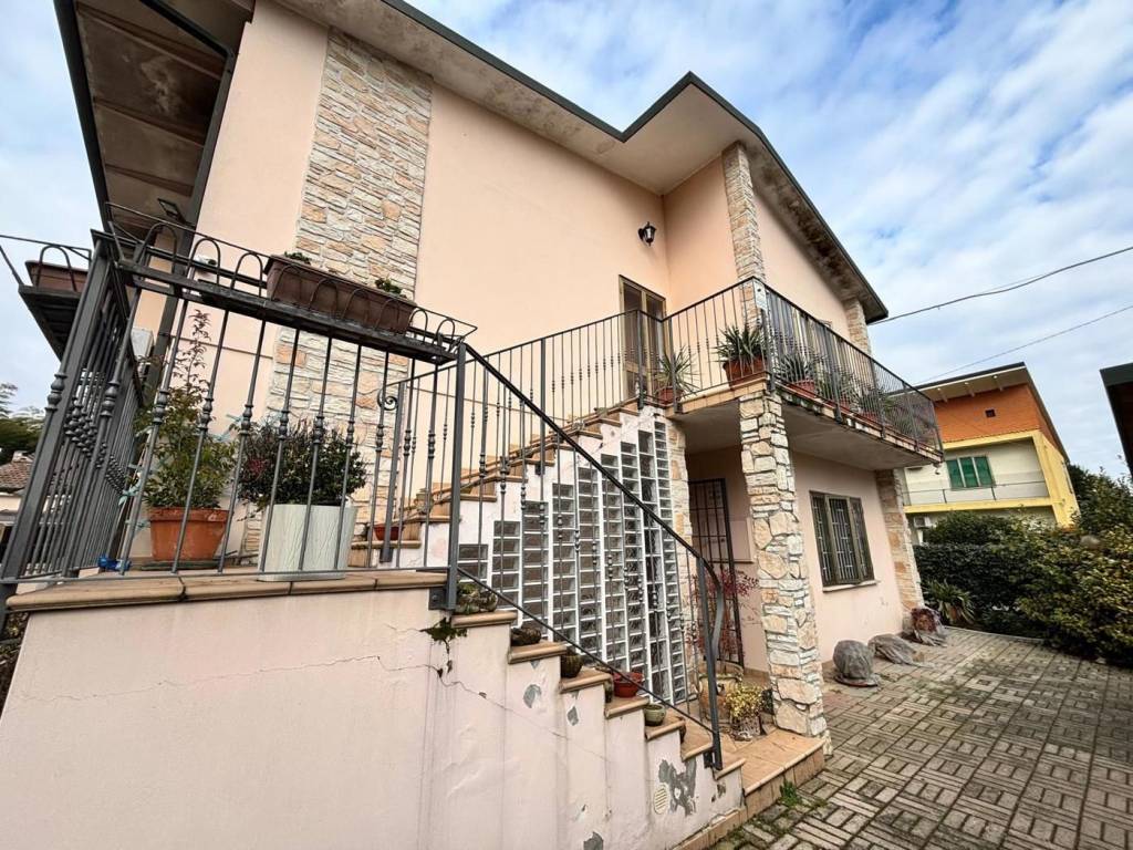 Villa a Lendinara in via San Rocco, 9 - Foto 2