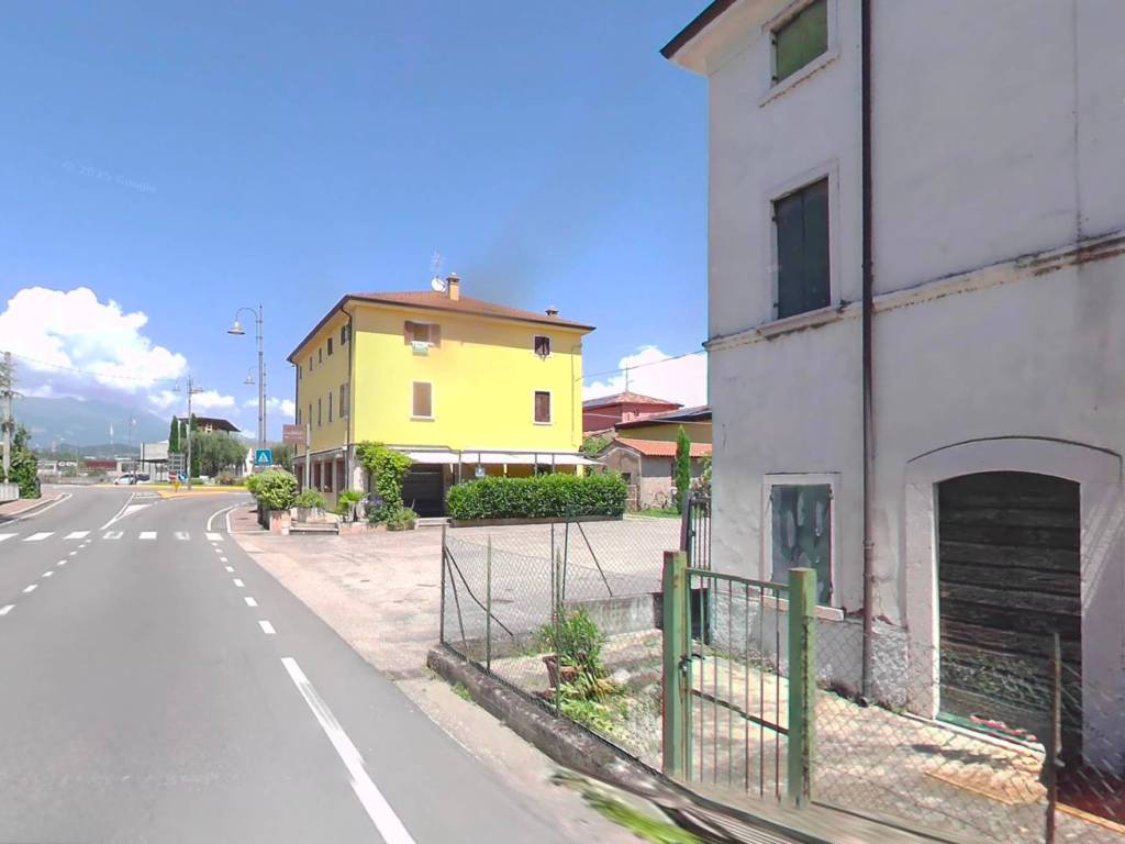 Palazzo / stabile a Cavaion veronese in Via Guglielmo Marcomi - Foto 5