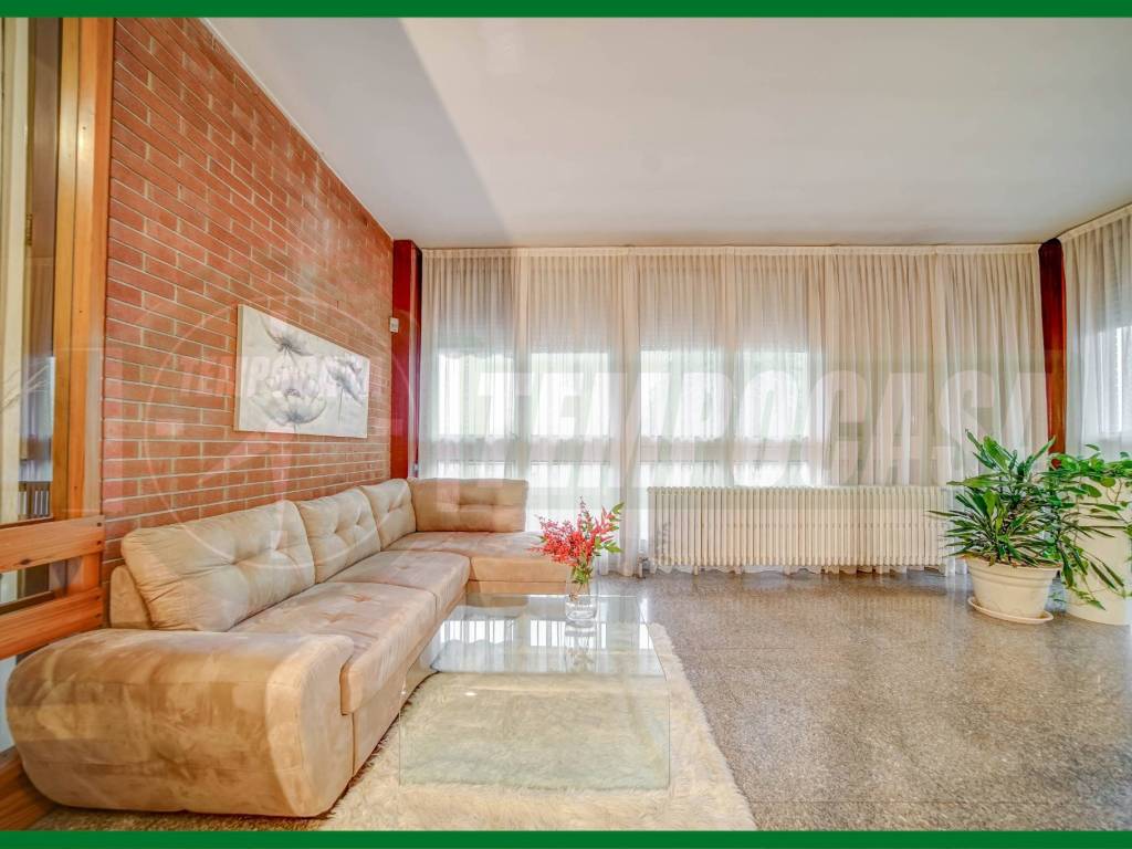 Villa a Gallarate in Via MARMOLADA (CRENNA) - Foto 3