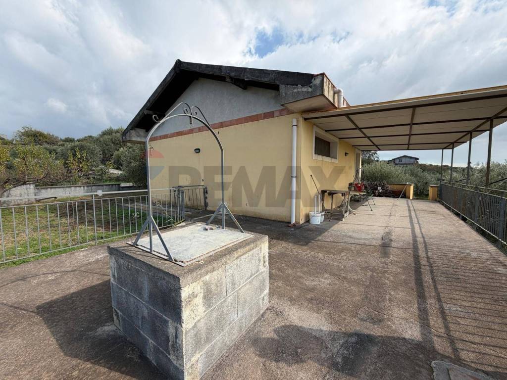 Casa indipendente a Belpasso in CONTRADA RUBINO - Foto 5