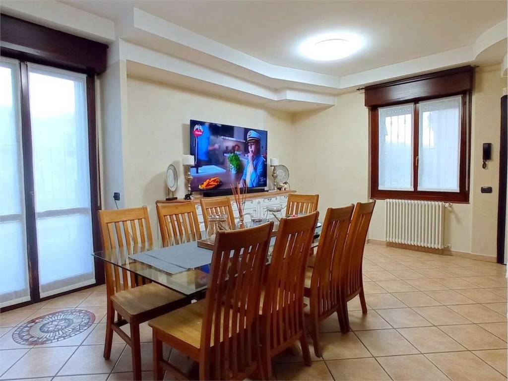 Appartamento a Carimate in Via Nobili Calvi - Foto 5