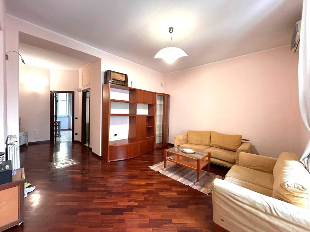 Appartamento a Napoli in Via Benedetto Croce - Foto 2