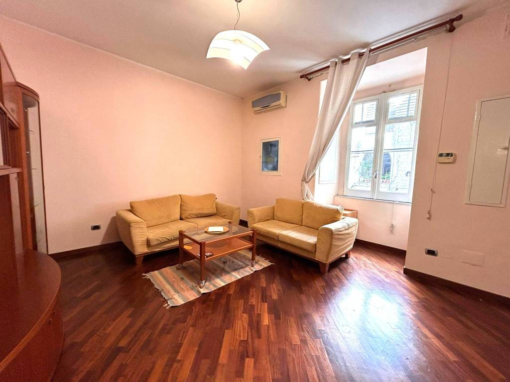 Appartamento a Napoli in Via Benedetto Croce - Foto 4