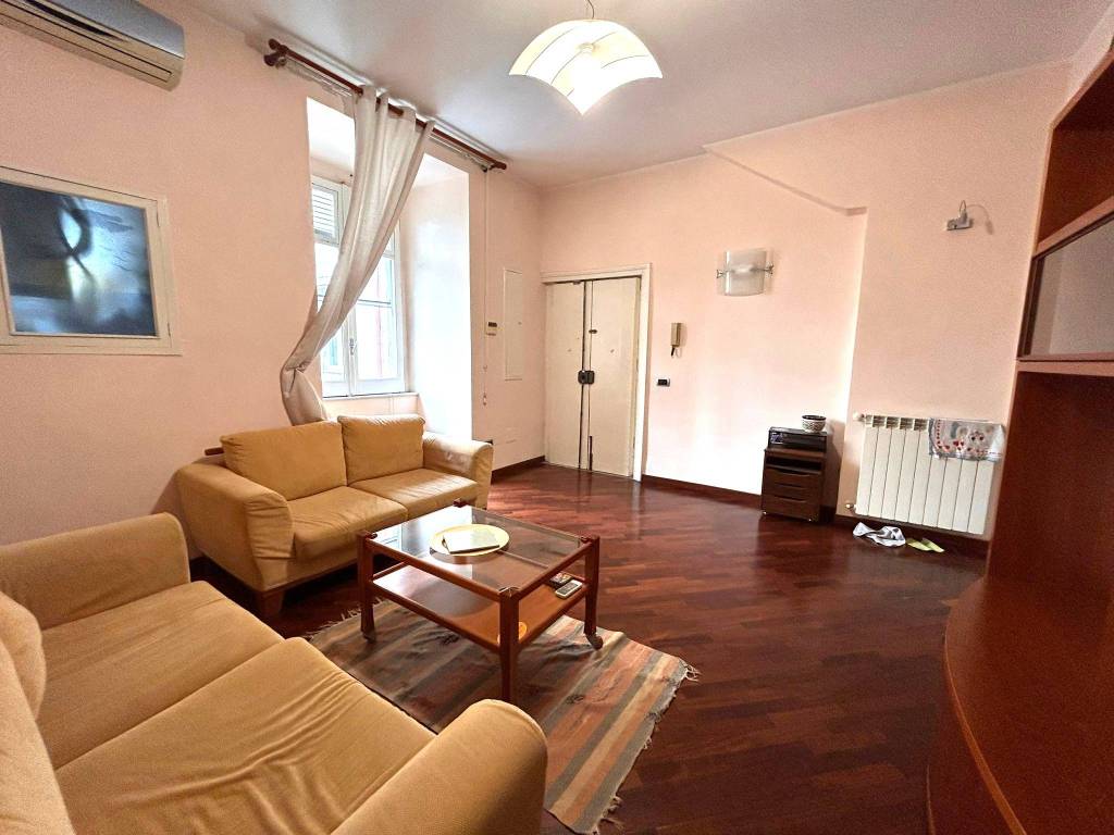 Appartamento a Napoli in Via Benedetto Croce - Foto 5