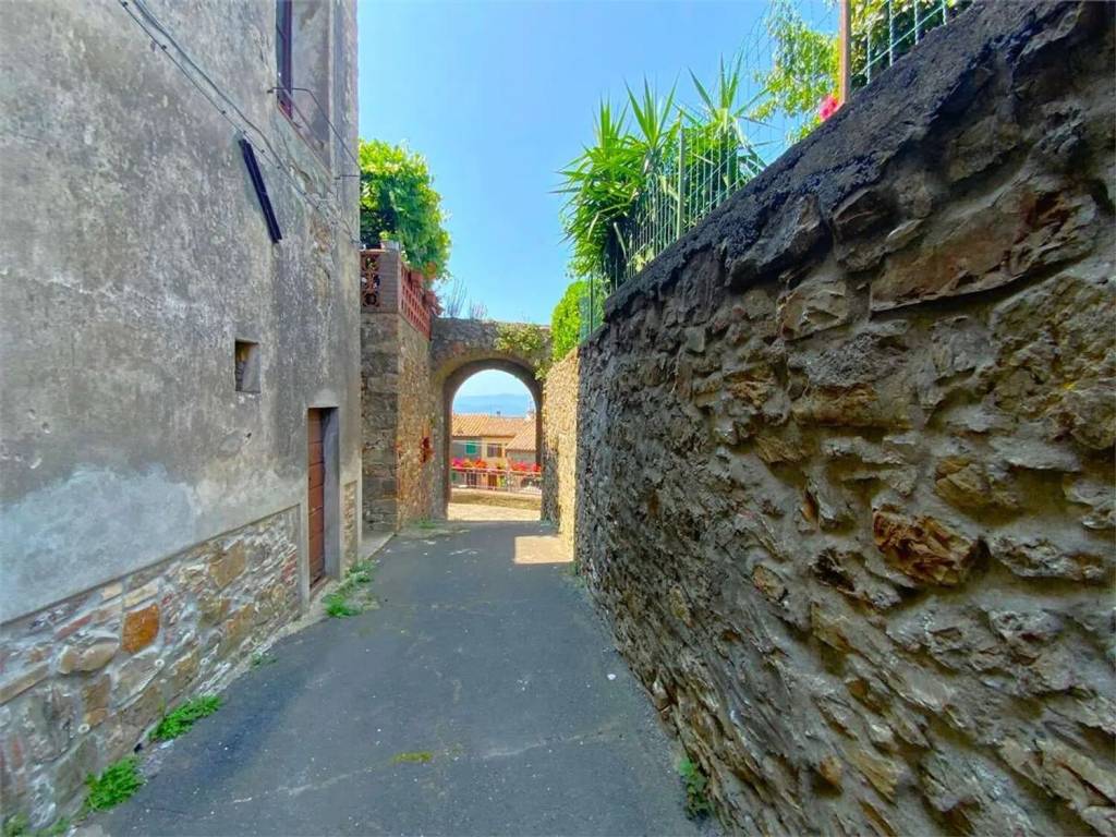 Appartamento a Massa marittima in Via Giacomo Matteotti No Number - Foto 4