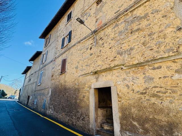 Appartamento a Bizzarone in Via Camillo Benso di Cavour - Foto 2