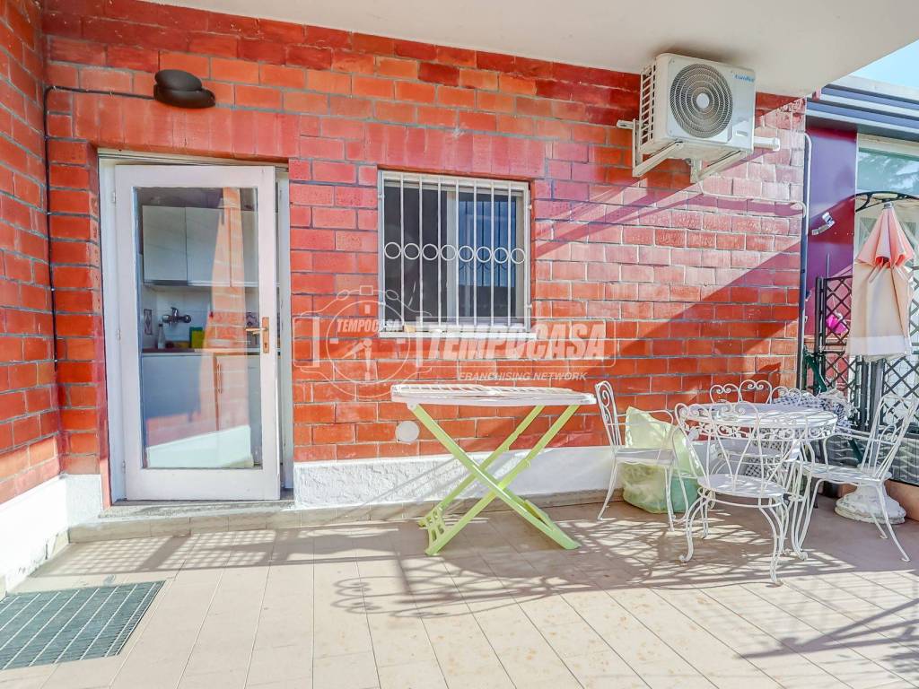 Appartamento a Castelletto sopra ticino in Via Lago Maggiore - Foto 3