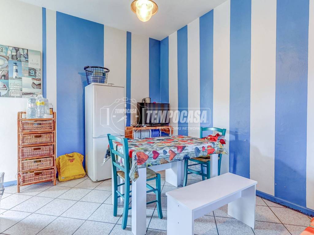 Appartamento a Castelletto sopra ticino in Via Lago Maggiore - Foto 4