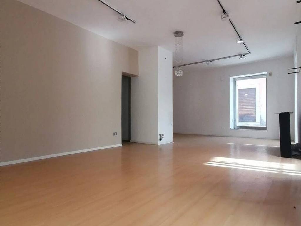 Immobile a Comiso in Corso Umberto I° - Foto 3