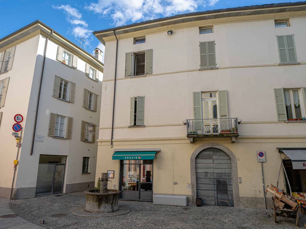 Appartamento a Sondrio in Piazza Quadrivio, 5 - Foto 2