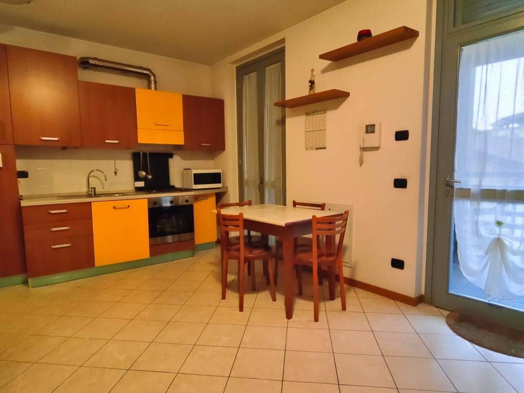 Appartamento a Rogeno in Via Giuseppe Gadda - Foto 3