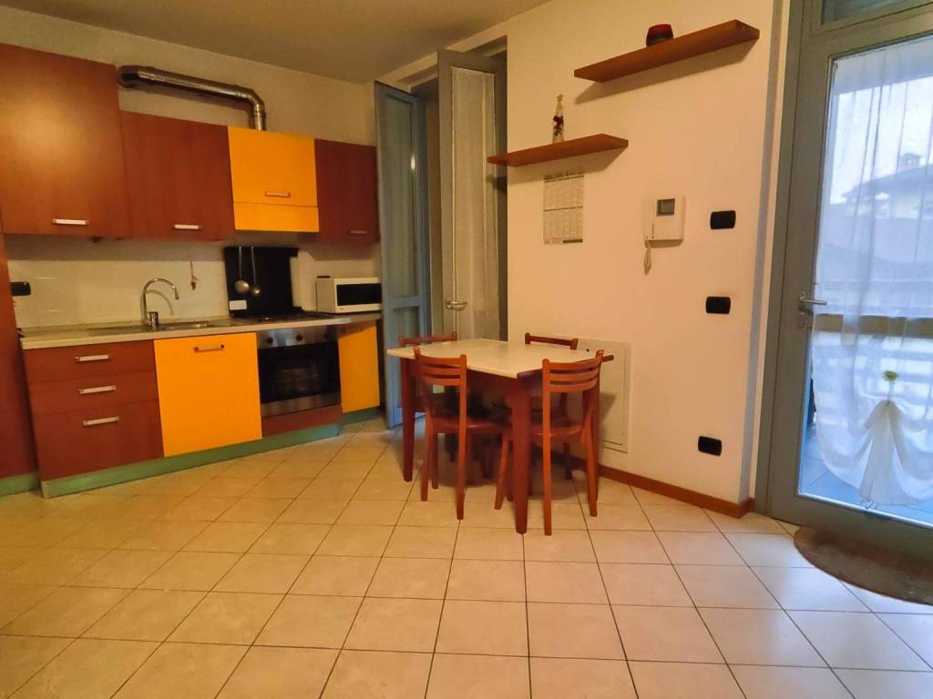 Appartamento a Rogeno in Via Giuseppe Gadda - Foto 4