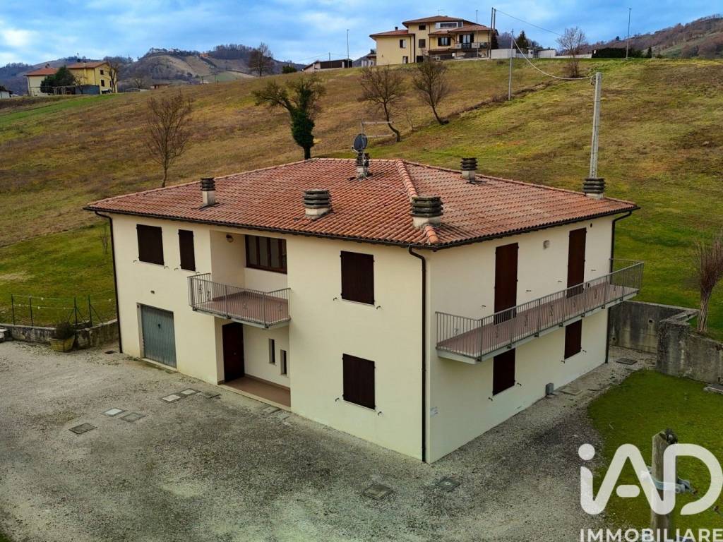 Villa a Nocera umbra in Via Montecchio, 13 - Foto 2