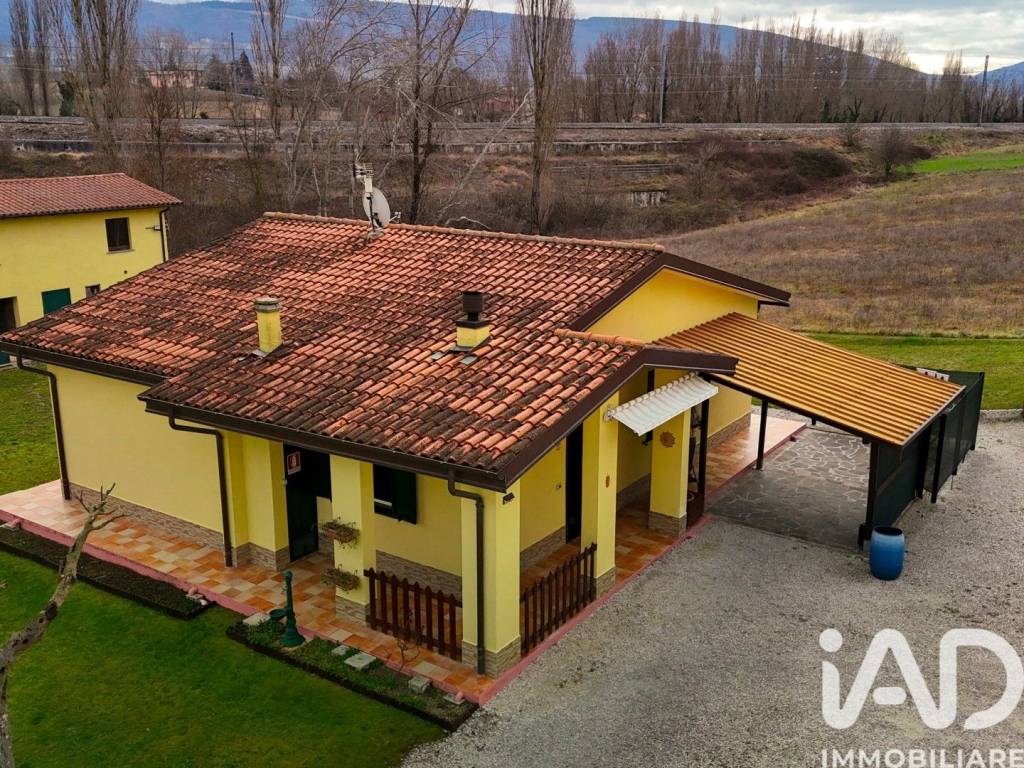 Villa a Nocera umbra in Via Montecchio, 13 - Foto 3