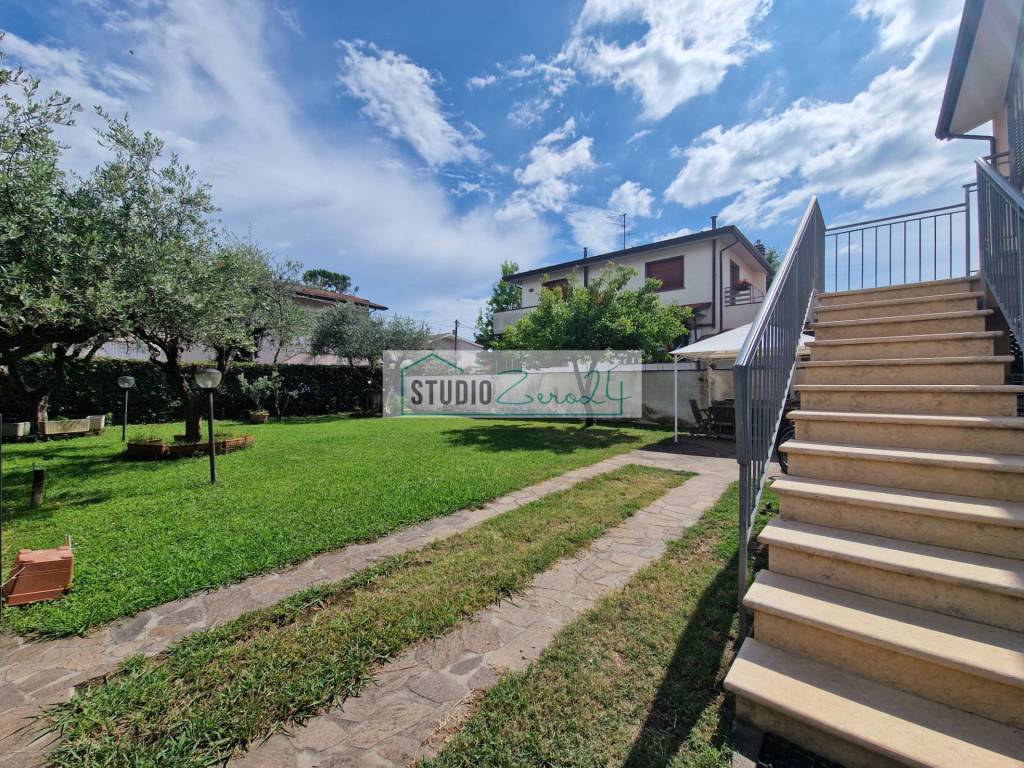 Appartamento a Camaiore in Via Mincio - Foto 2