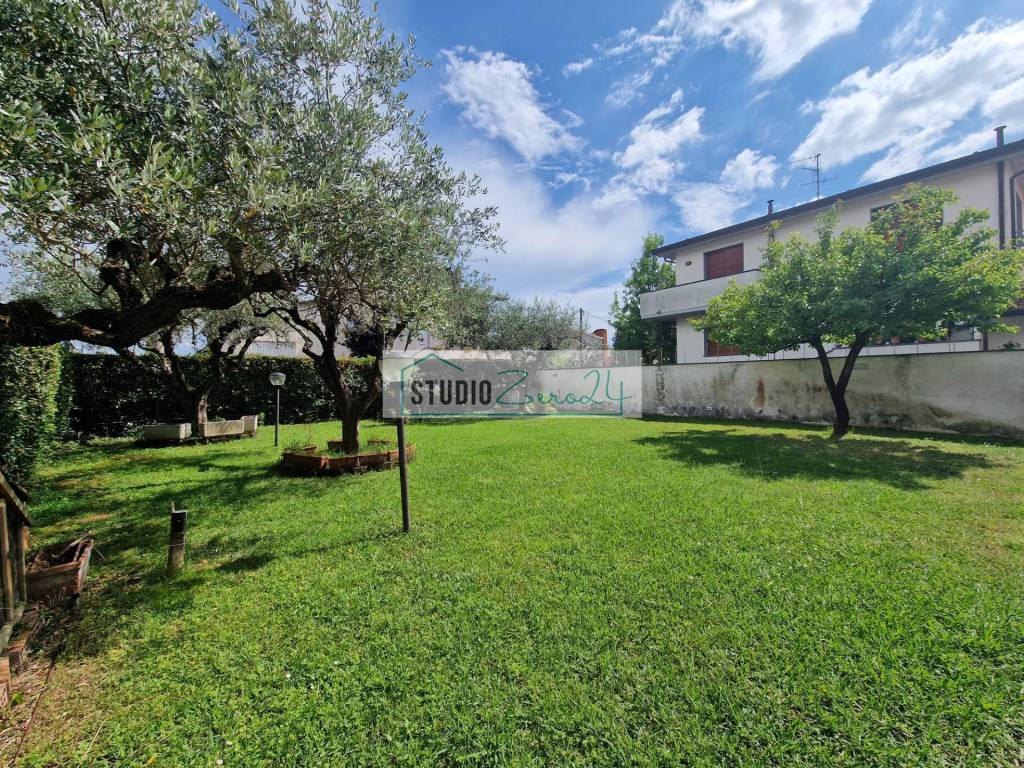 Appartamento a Camaiore in Via Mincio - Foto 3