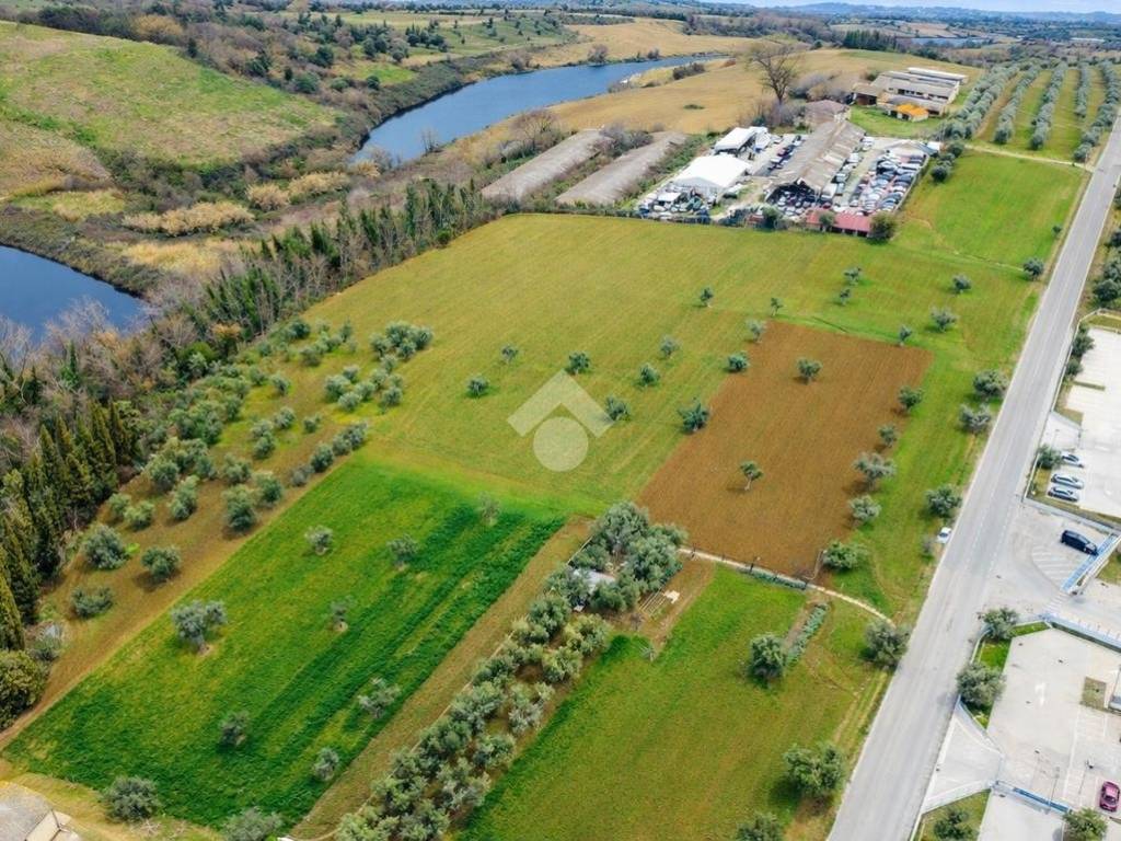 Terreno a Morro d'oro in Via Santa Maria di Propezzano, 68 - Foto 5