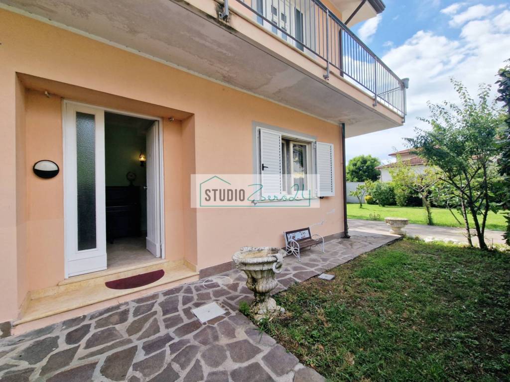 Appartamento a Camaiore in Via Mincio - Foto 3