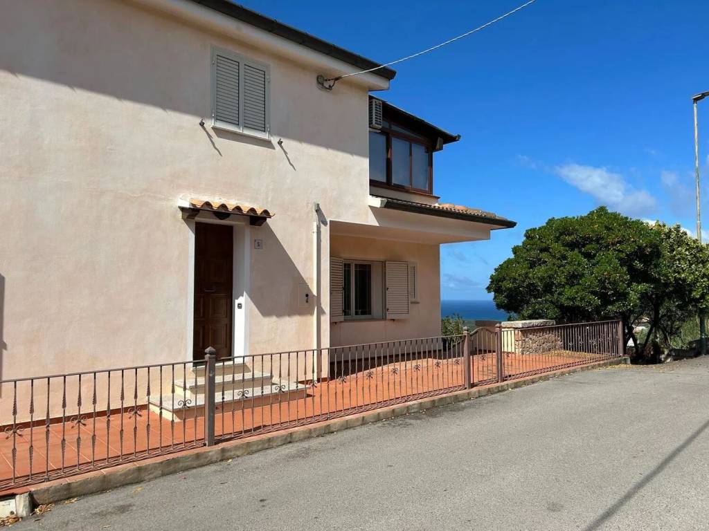 Villa a Badesi in Via Li Seddi - Foto 2