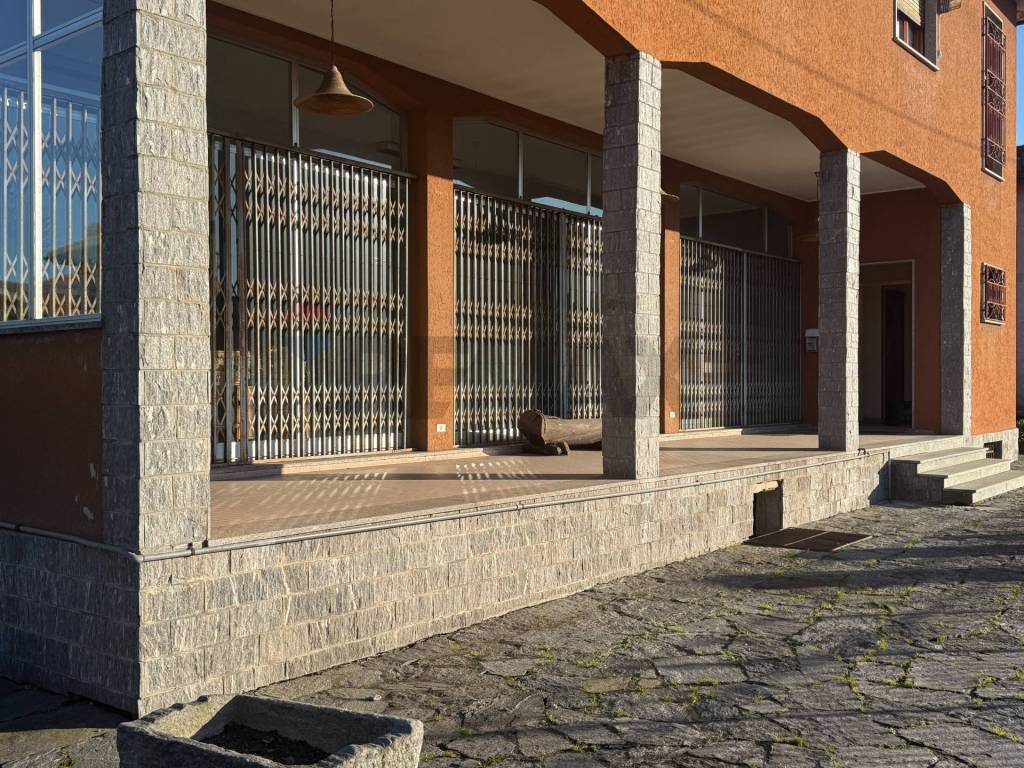 Villa a Brebbia in via Manzoni, 19 - Foto 2