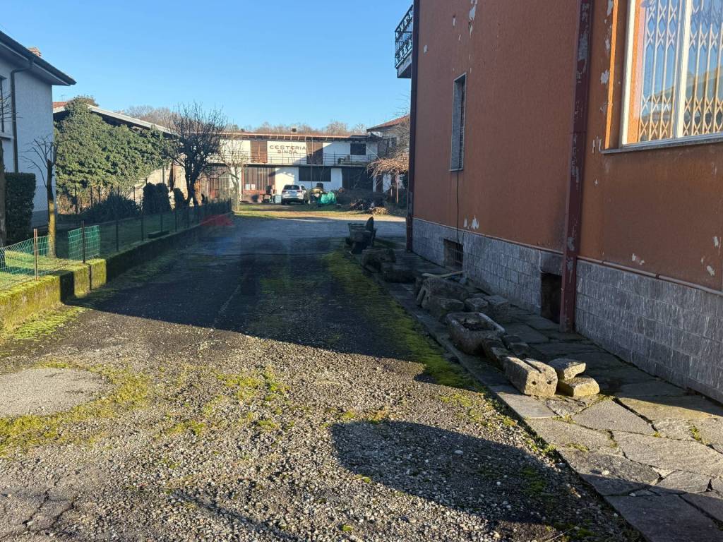 Villa a Brebbia in via Manzoni, 19 - Foto 4