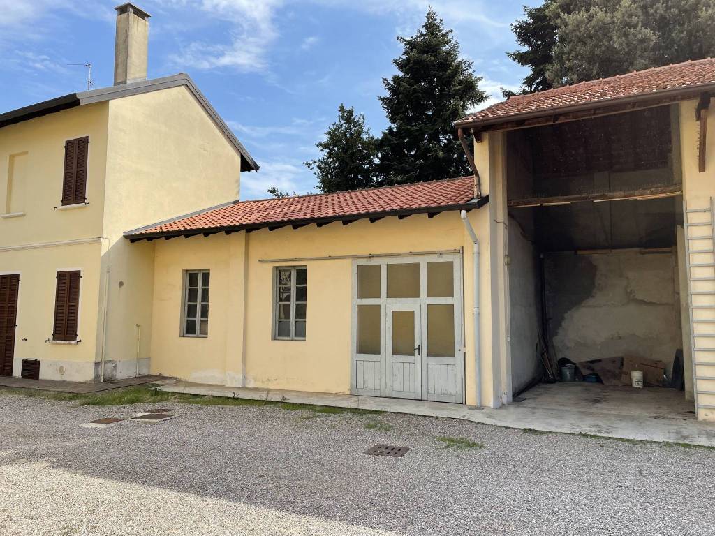 Casa indipendente a Buscate in Via Guglielmo Marconi, 42 - Foto 2