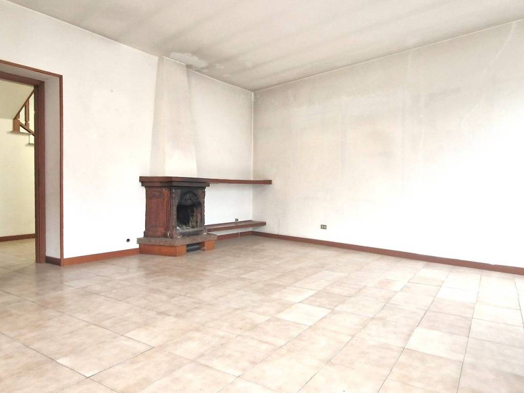 Appartamento a Castelletto sopra ticino in Via Guglielmo Marconi, 32 - Foto 4