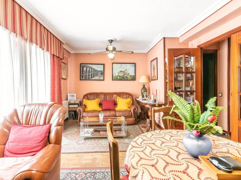 Appartamento a Gallarate in Via Passo Resia, 2 - Foto 2