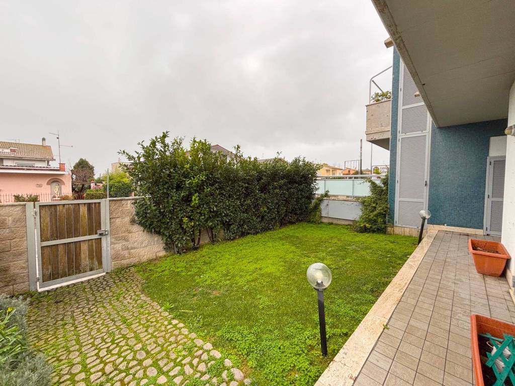 Appartamento a Fiumicino in Via della Corona Australe - Foto 2