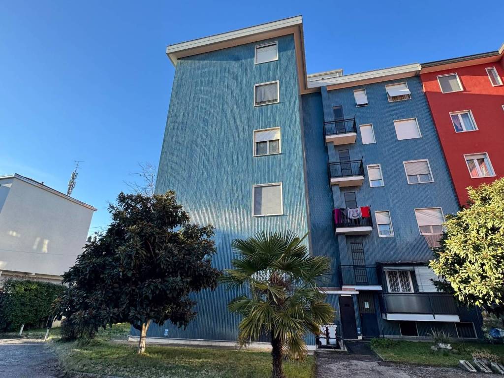 Appartamento a Cesano boscone in Via Italia, 2 - Foto 2