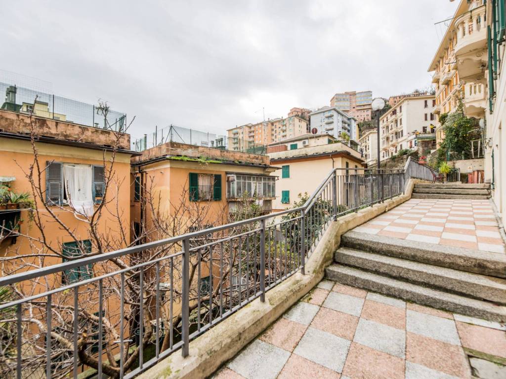 Appartamento a Genova in Via Leonardo Montaldo, 29 - Foto 4