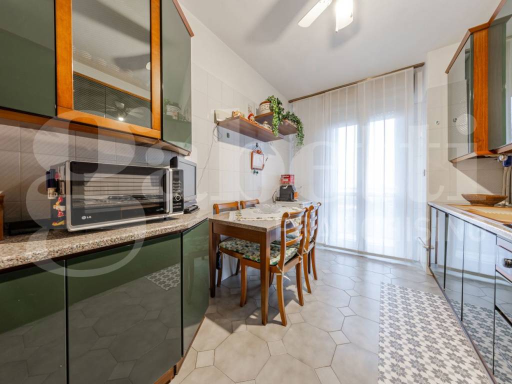 Appartamento a Rozzano in Viale Monte Penice - Foto 2