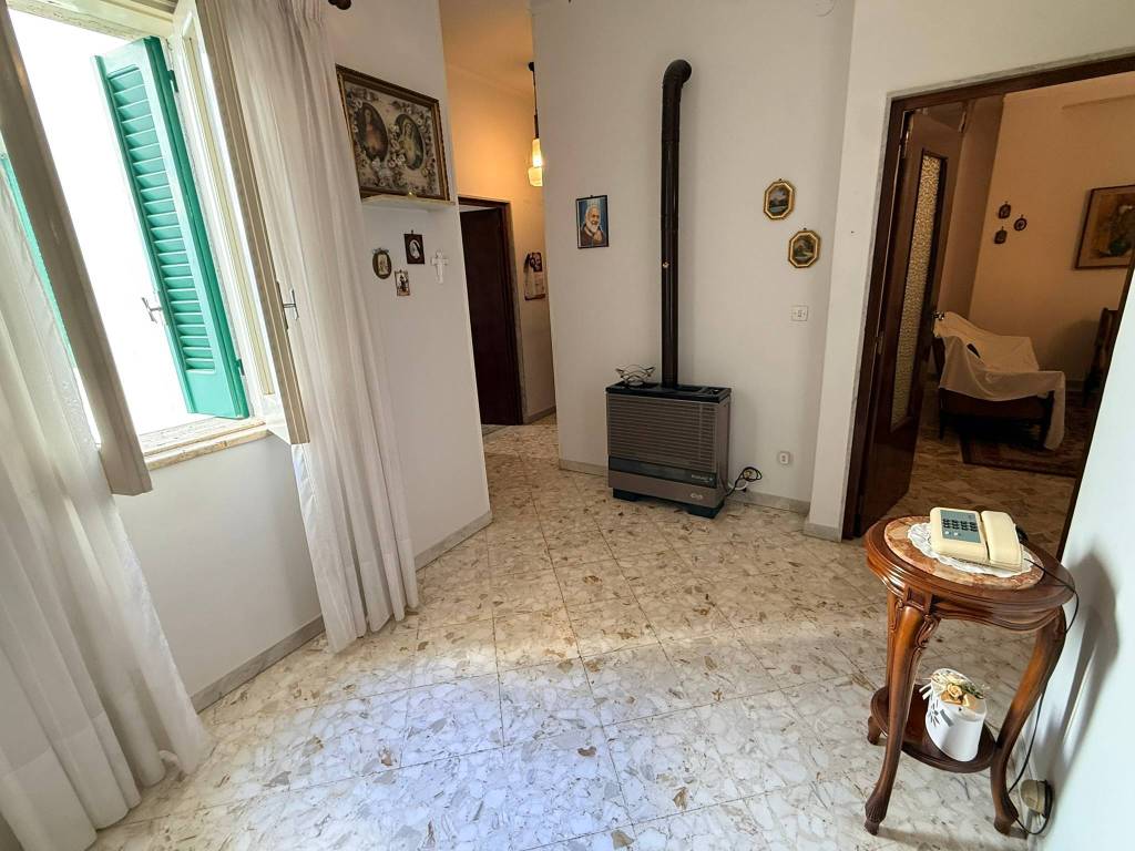 Casa indipendente a Mola di bari in Via Ugo Foscolo, 122 - Foto 3