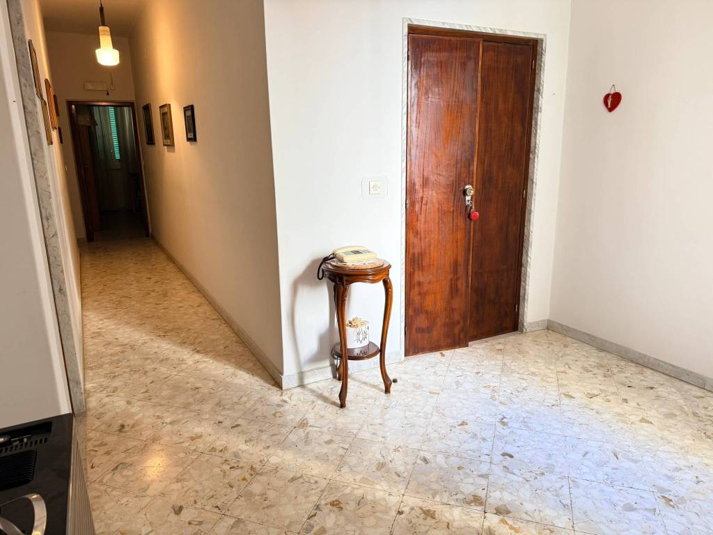 Casa indipendente a Mola di bari in Via Ugo Foscolo, 122 - Foto 4