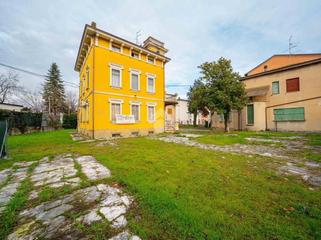 Villa a Novellara in Viale Roma, 46 - Foto 5