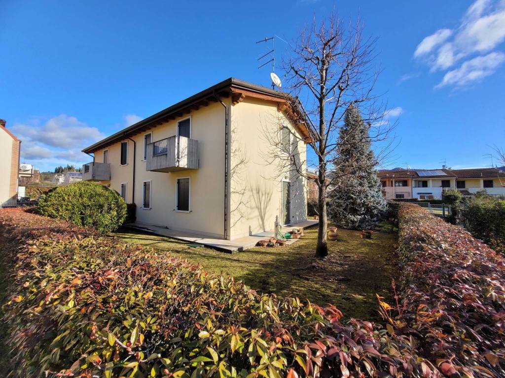 Villa a Tregnago in Via Camillo Benso di Cavour - Foto 2