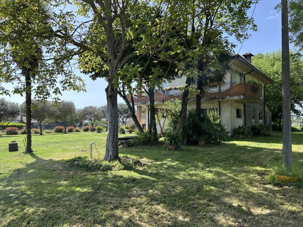 Villa a Frassinelle polesine in via Giuseppe Mazzini, 1209 - Foto 3