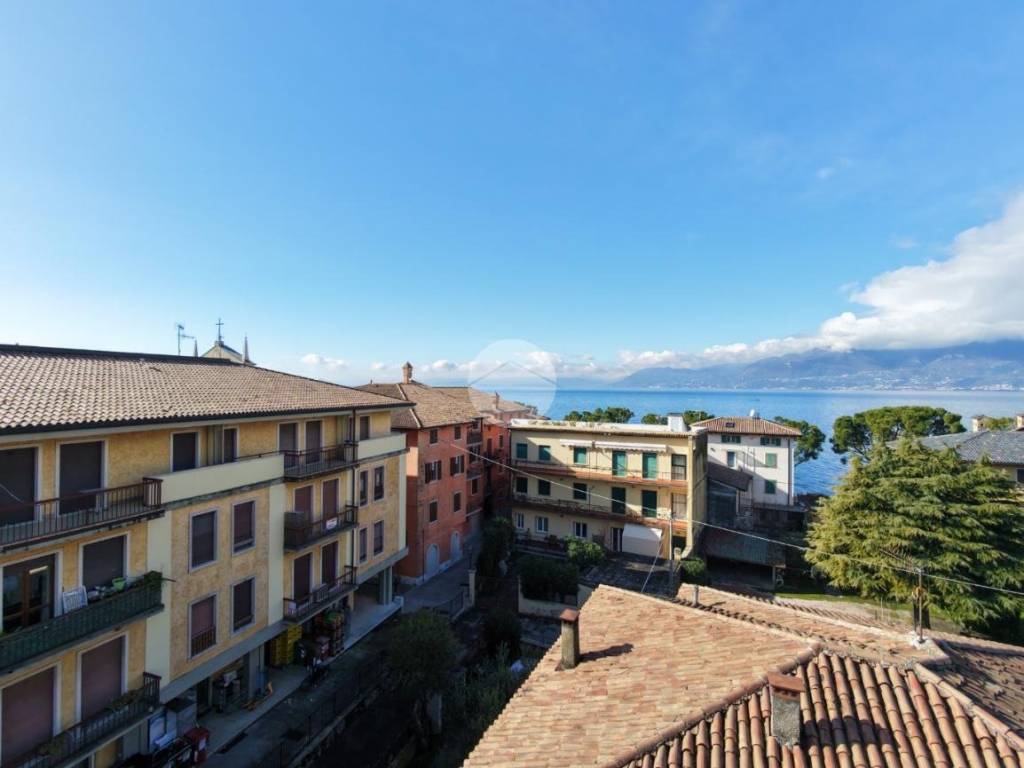 Appartamento a Torri del benaco in Via Gardesana, 69 - Foto 3