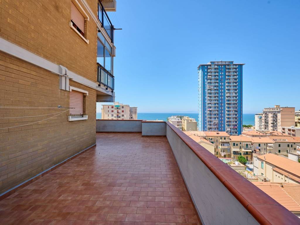 Appartamento a Follonica in Via Trento - Foto 3