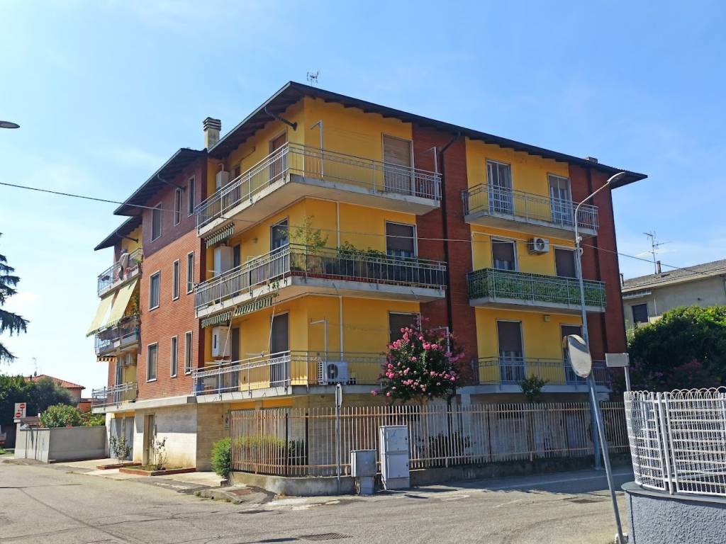 Appartamento a Trecate in Via Strettura, 17 - Foto 2